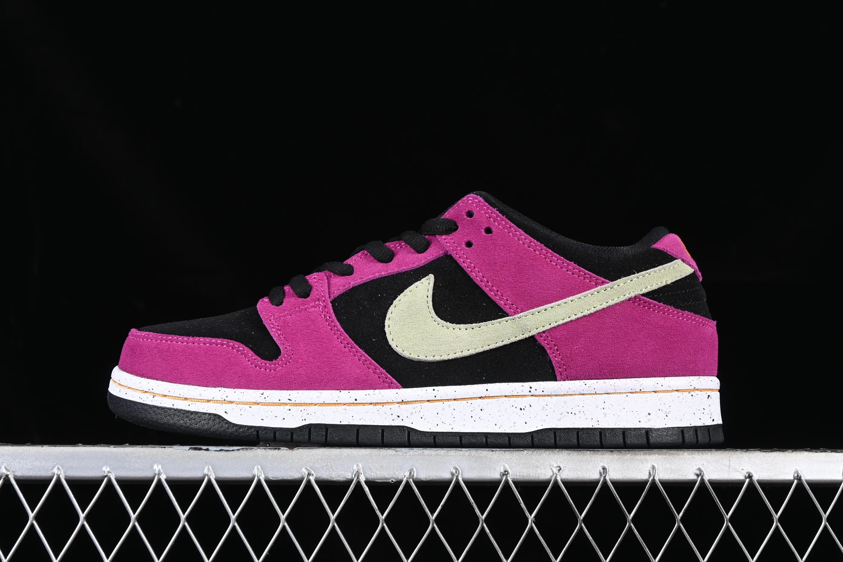 All Categories Nk SB Dunk Series Nk SB Dunk Low Low-top Shoes Nk Dunk SB Low SP Black Rose Red Retro Low-top Casual Sports Skateboard Shoes BQ6817-501